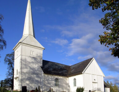Hovin kirke er Ullensaker kommunes eldste kirke og ligger sentralt i Hovingrenda. Det er en tømret korskirke som ble innviet i 1695. Kirken er en del av Den norske kirke og hører til Øvre Romerike prosti i Borg bispedømme.